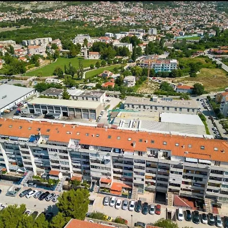 Soft In Next To Split سولين